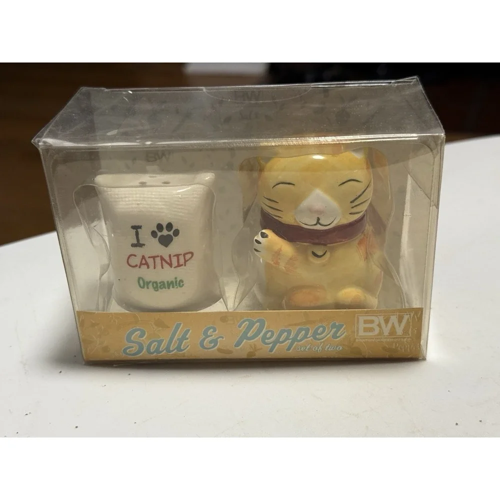 Cat Catnip Ceramic Salt & Pepper Shakers Set